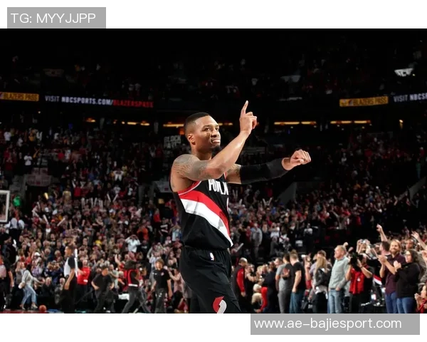 开拓者社区活动精彩瞬间杨瀚森与利拉德亲密互动回馈球迷